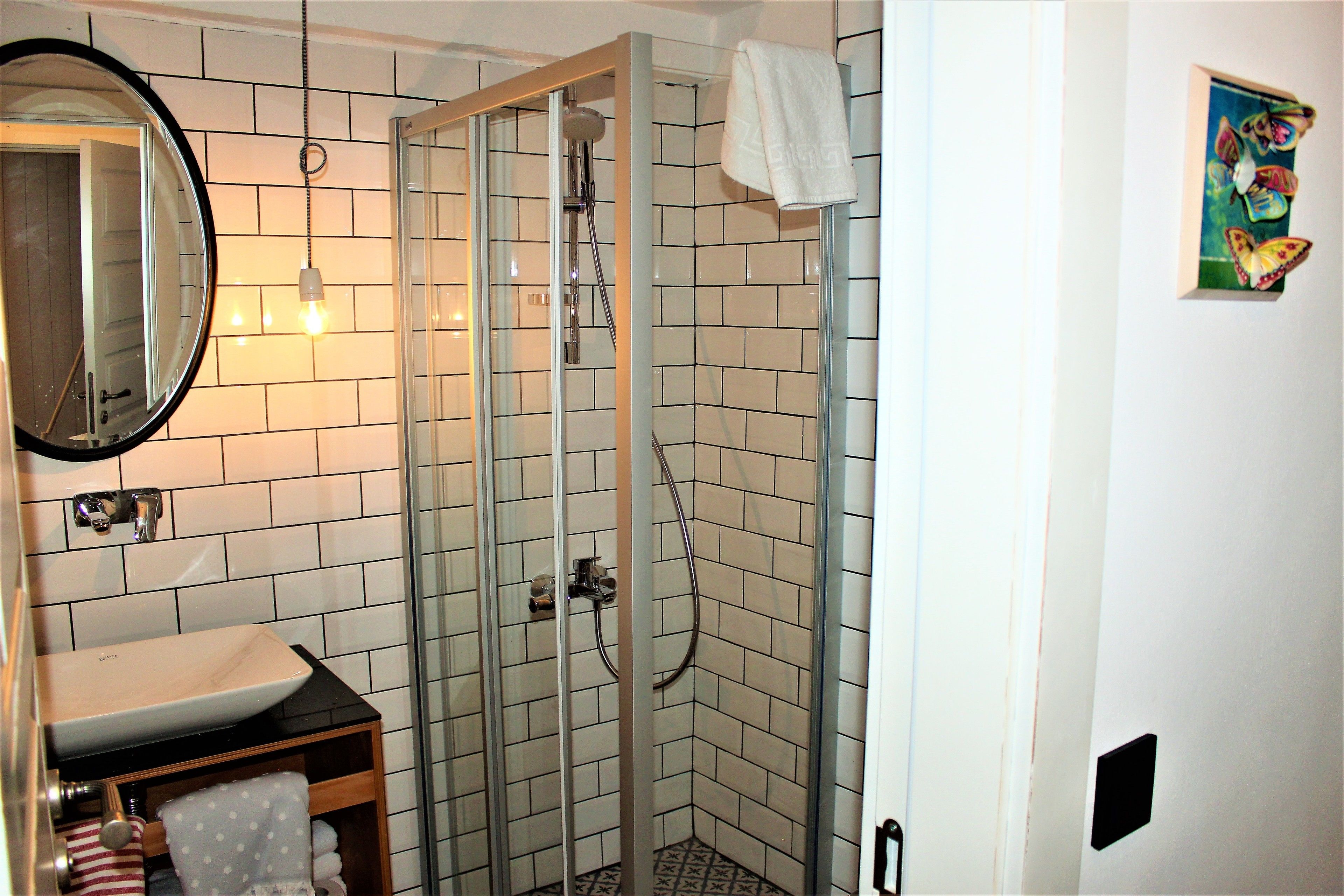 shower, free toiletries, hair dryer, slippers