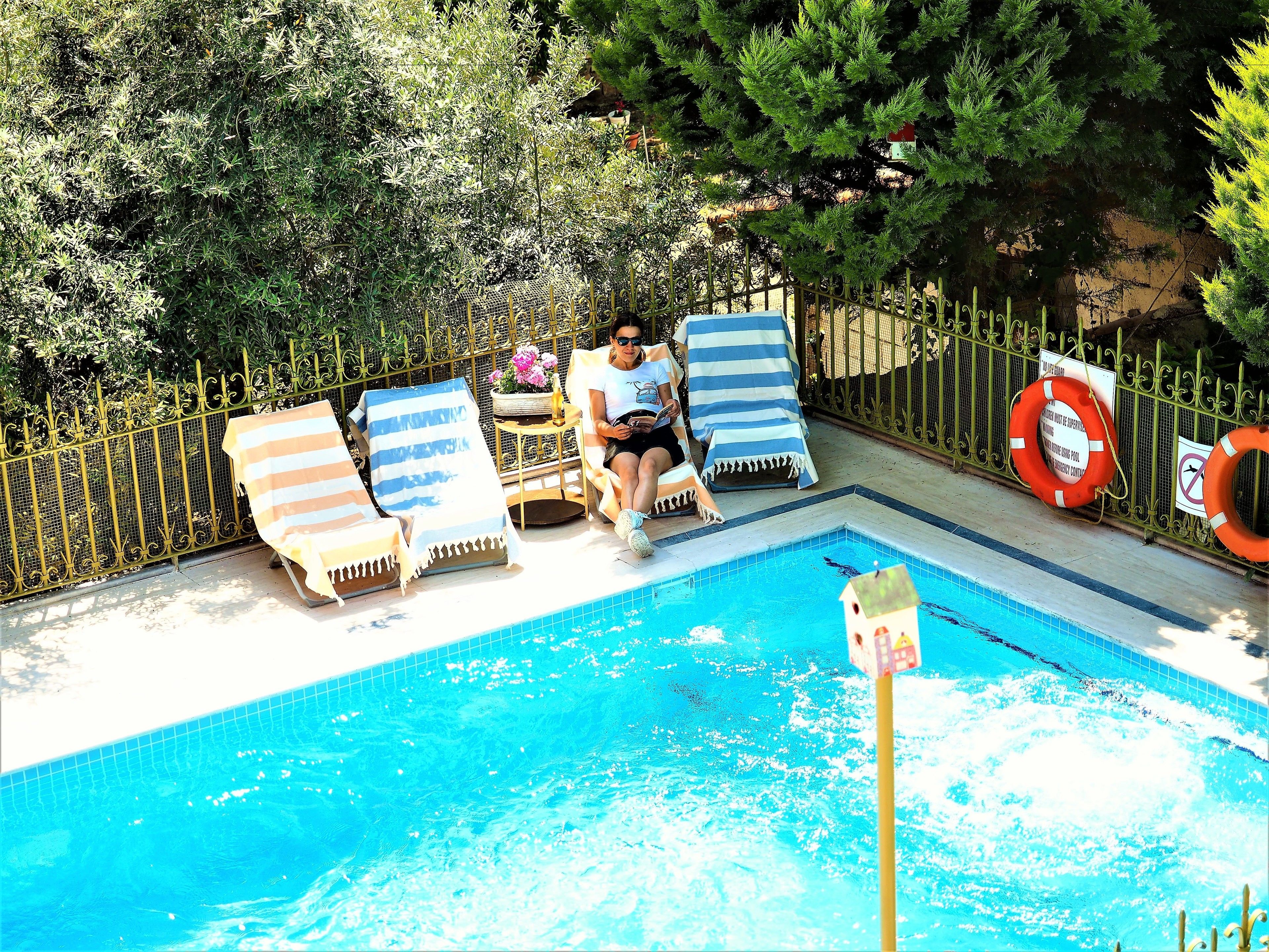 Piscina externa sazonal