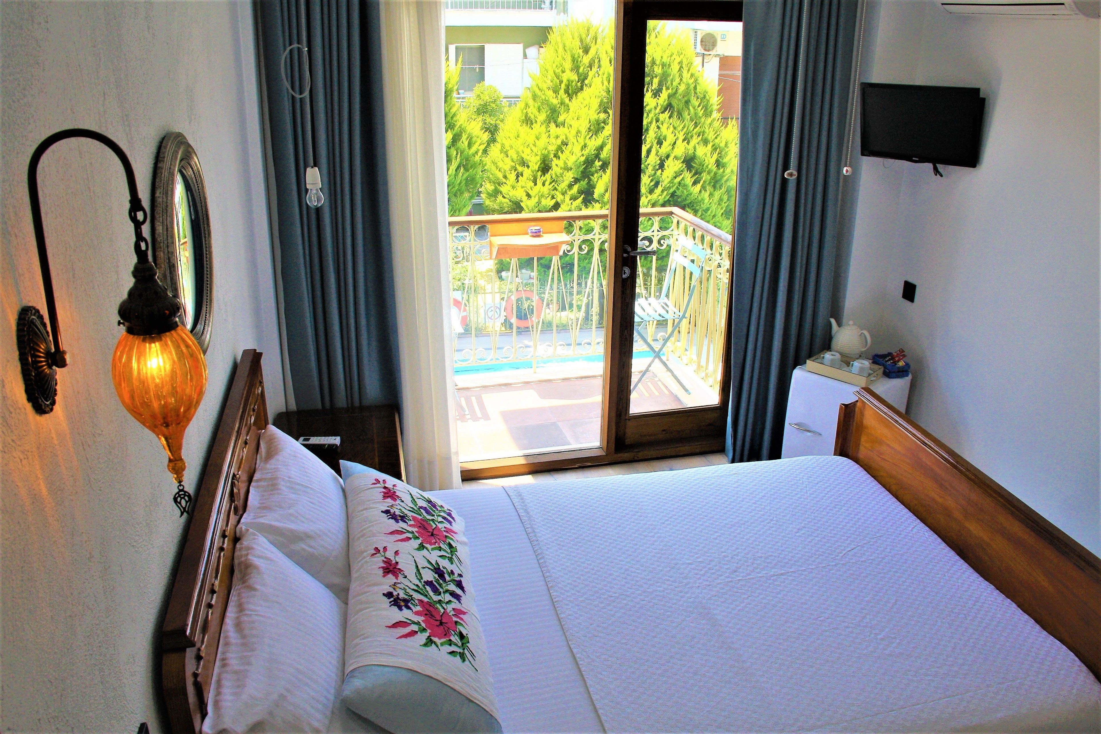 traditional double room | premium bedding, minibar, in-room safe, iron/ironing board