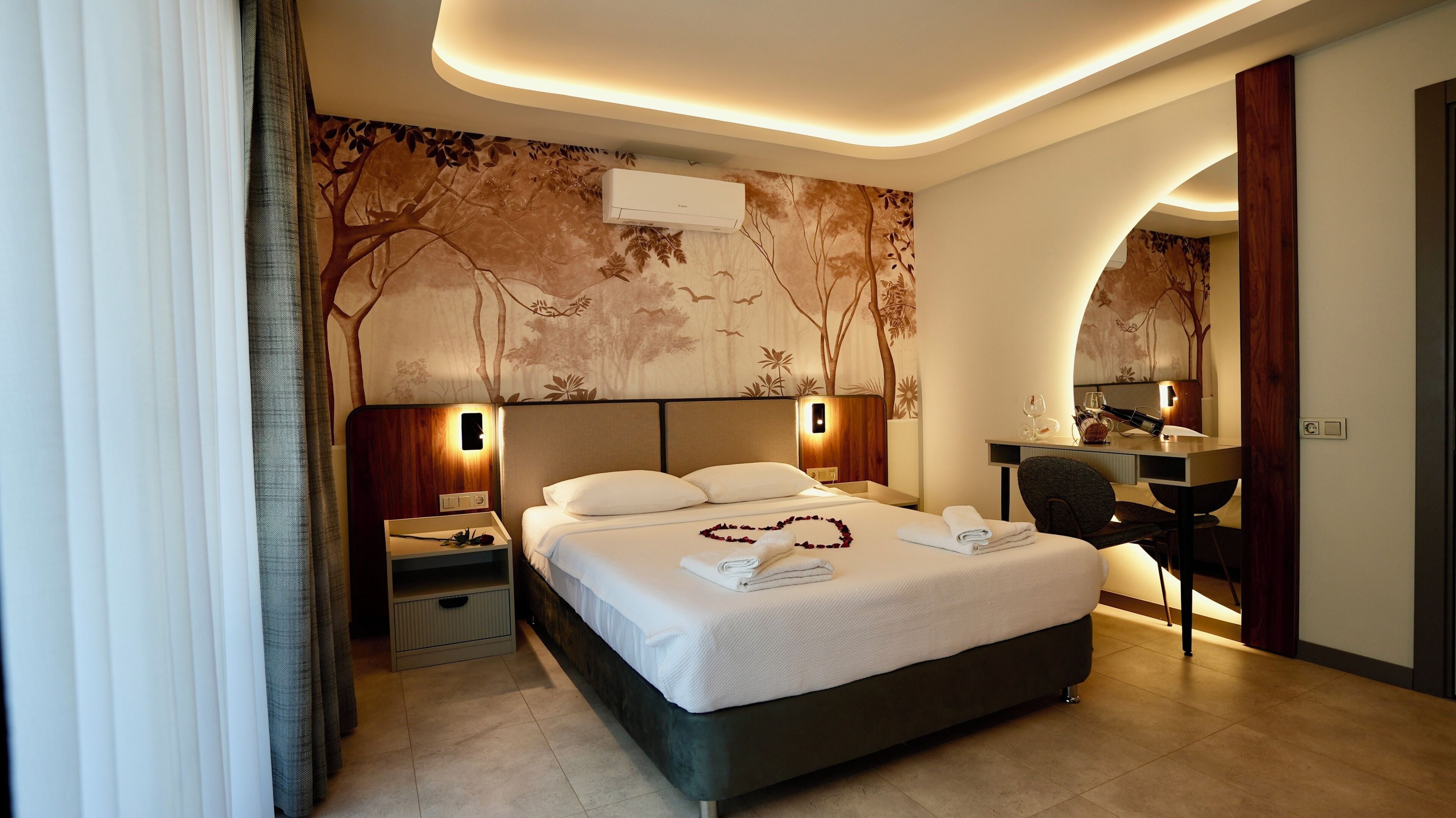 Standard Double or Twin Room | Minibar, iron/ironing board, bed sheets