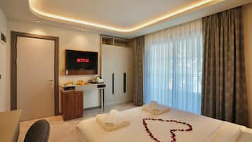 Standard Double Room | Premium bedding, pillowtop beds, minibar, iron/ironing board