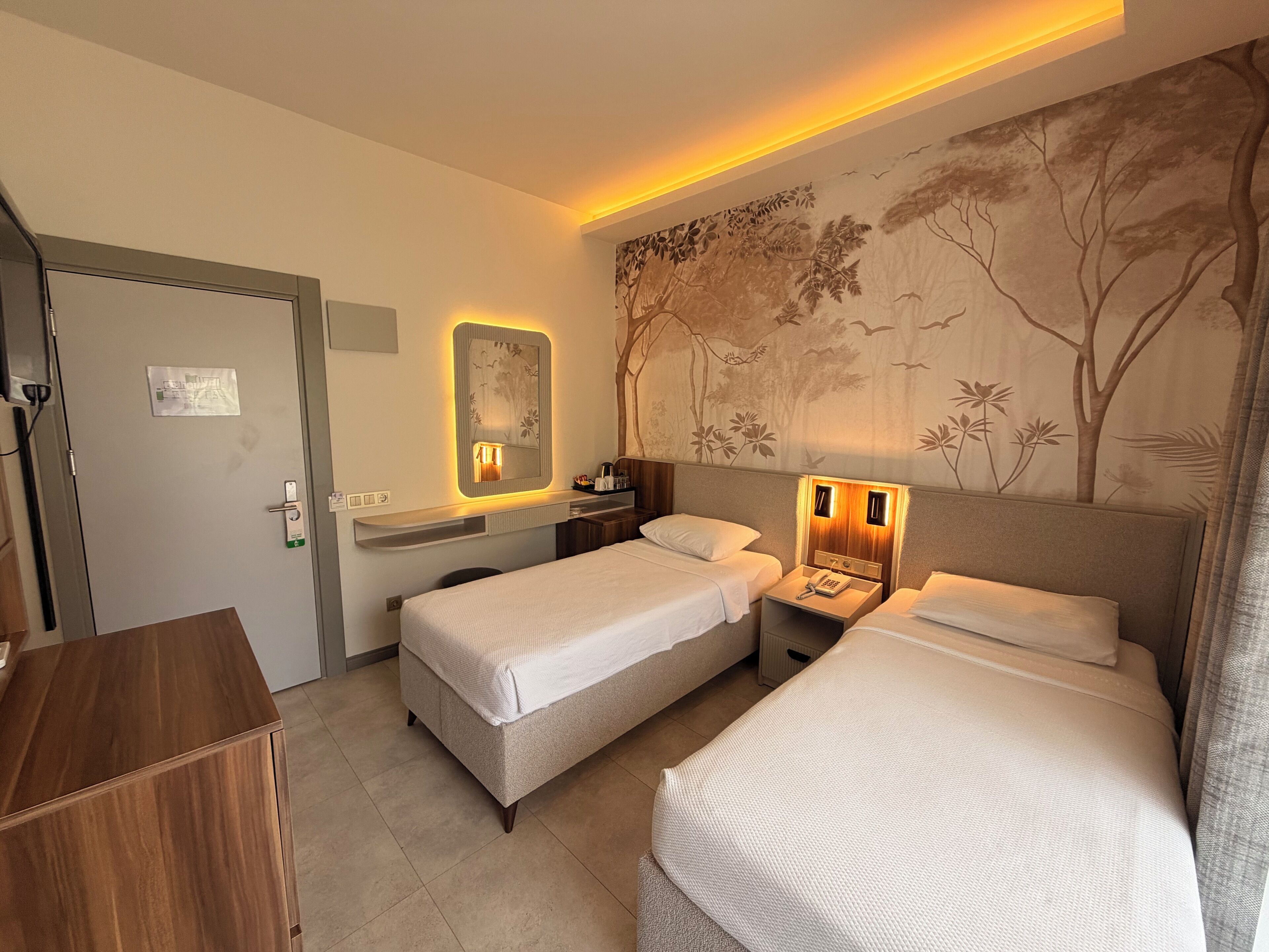 Standard Twin Room | Premium bedding, pillowtop beds, minibar, iron/ironing board