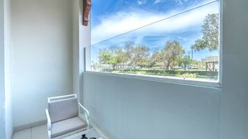 Habitación clásica, 1 cama de matrimonio | Terraza o patio