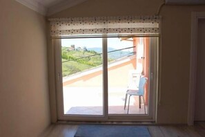 Villa | Wohnbereich | Flachbildfernseher