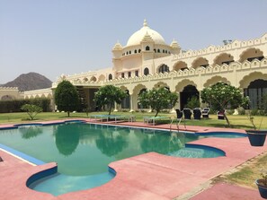 Outdoor pool - Gulaab Niwaas Palace (Pushkar)
