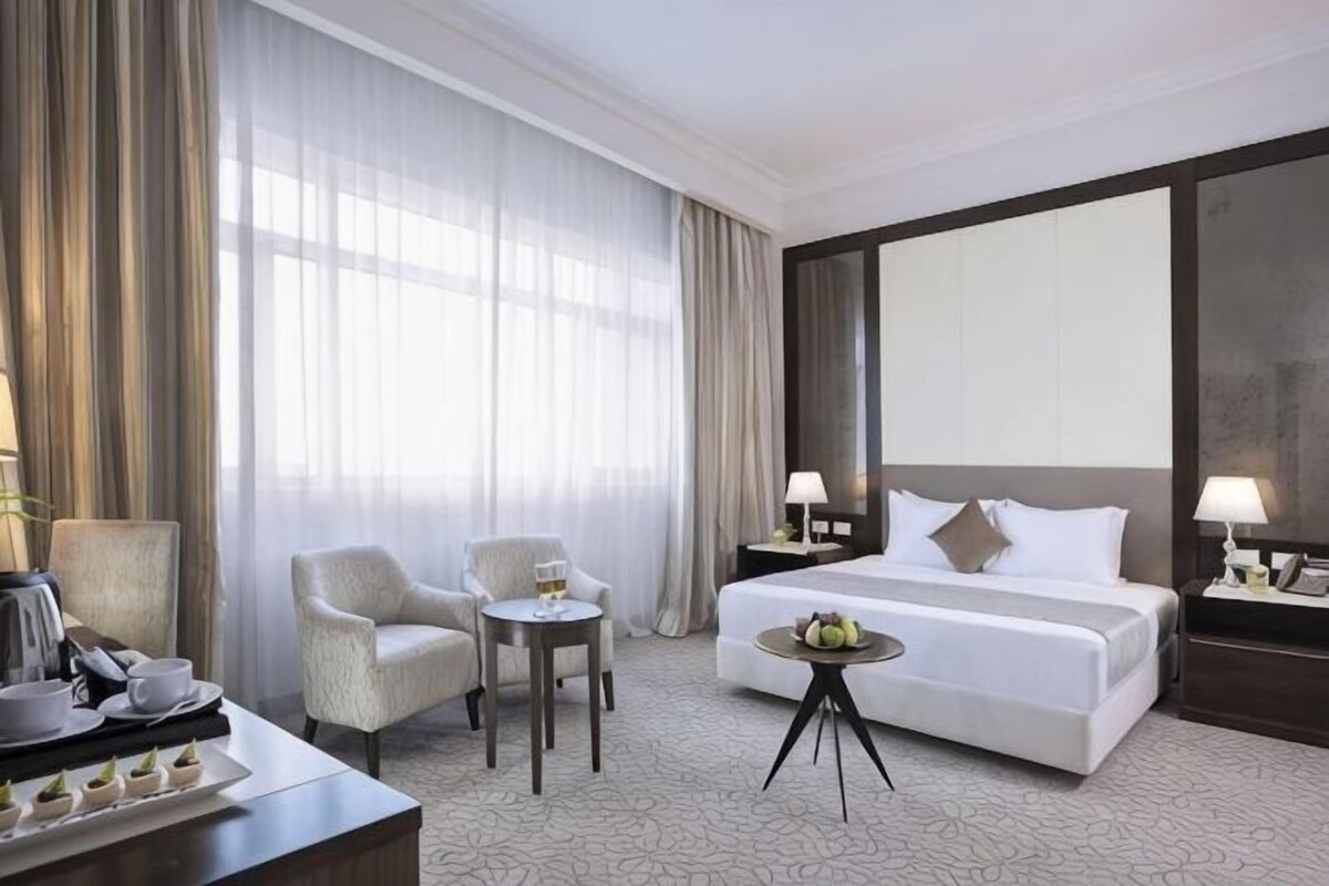 Minibar, in-room safe, desk, soundproofing