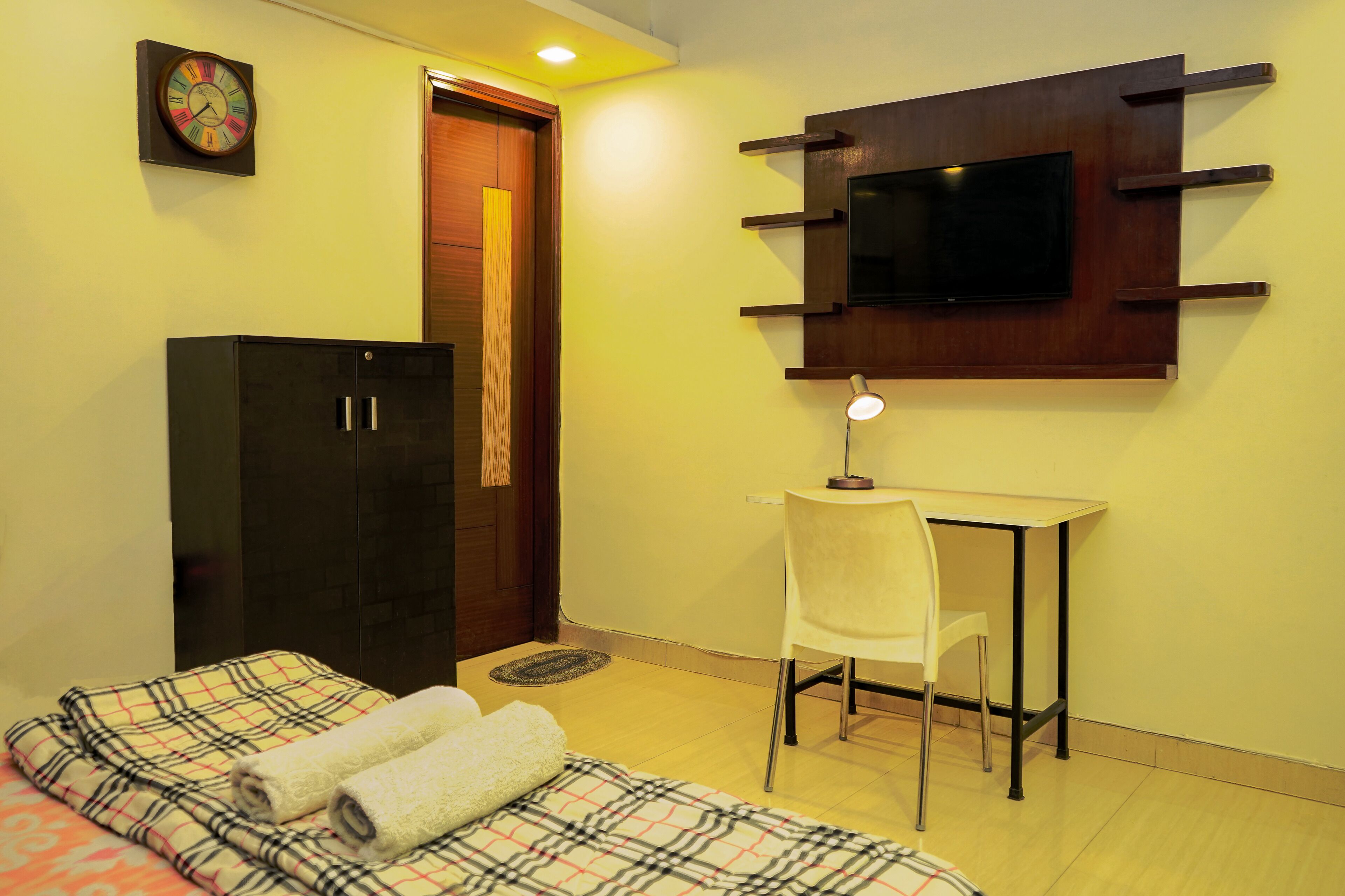 In-room safe, laptop workspace, soundproofing