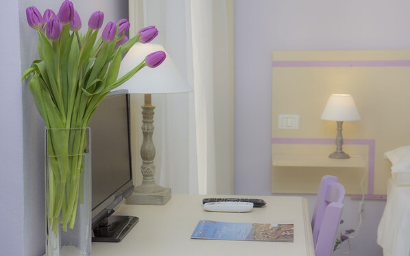 Superior Double or Twin Room | Desk, free cots/infant beds, free WiFi, bed sheets - Il Linchetto (Lucca)