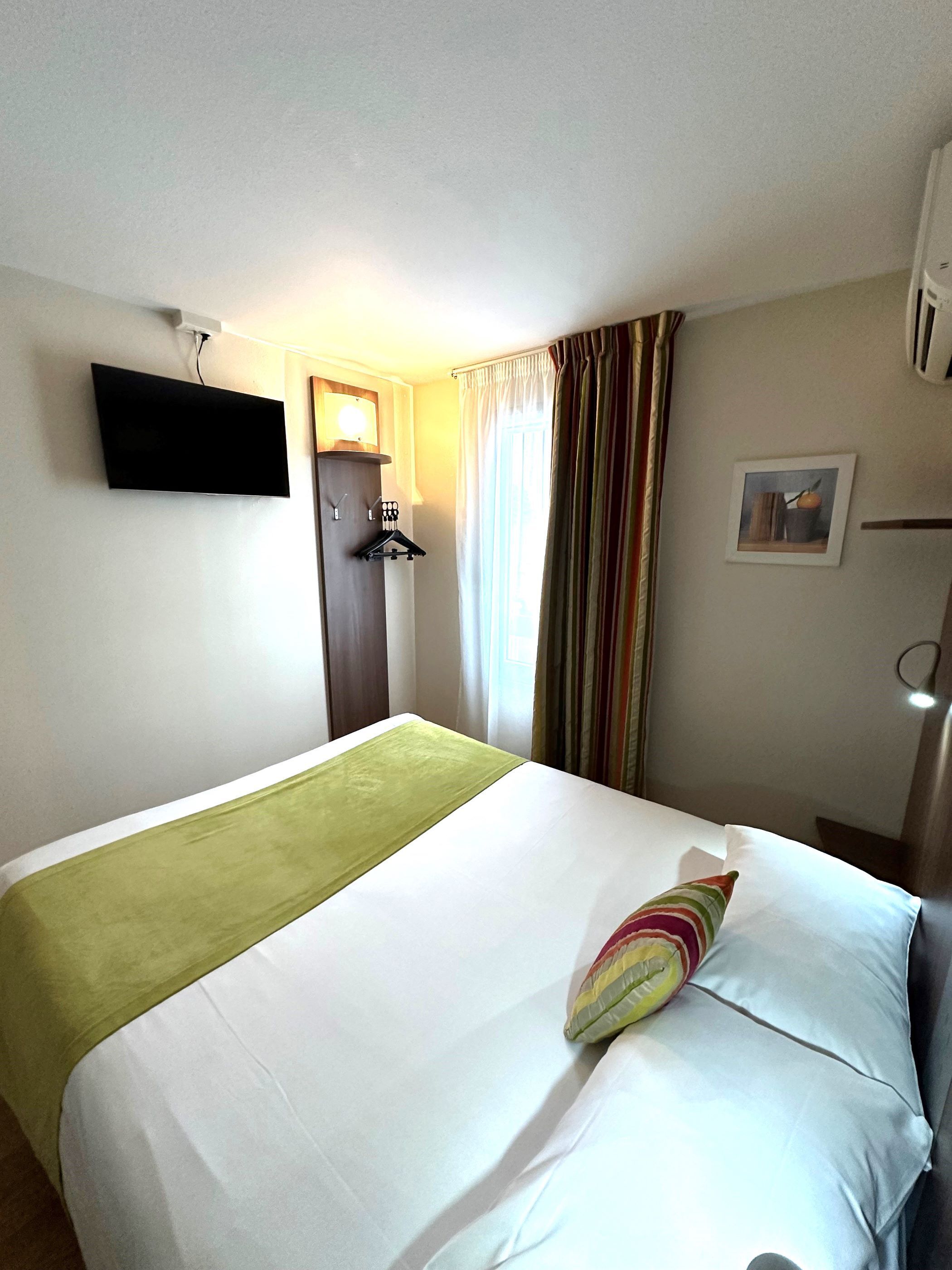 economy double room, 1 bedroom | desk, laptop workspace, blackout curtains, soundproofing