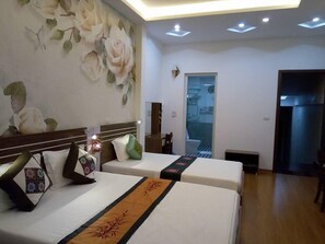 Egyptian cotton sheets, premium bedding, pillow-top beds - Friendly Home (Ninh Binh)