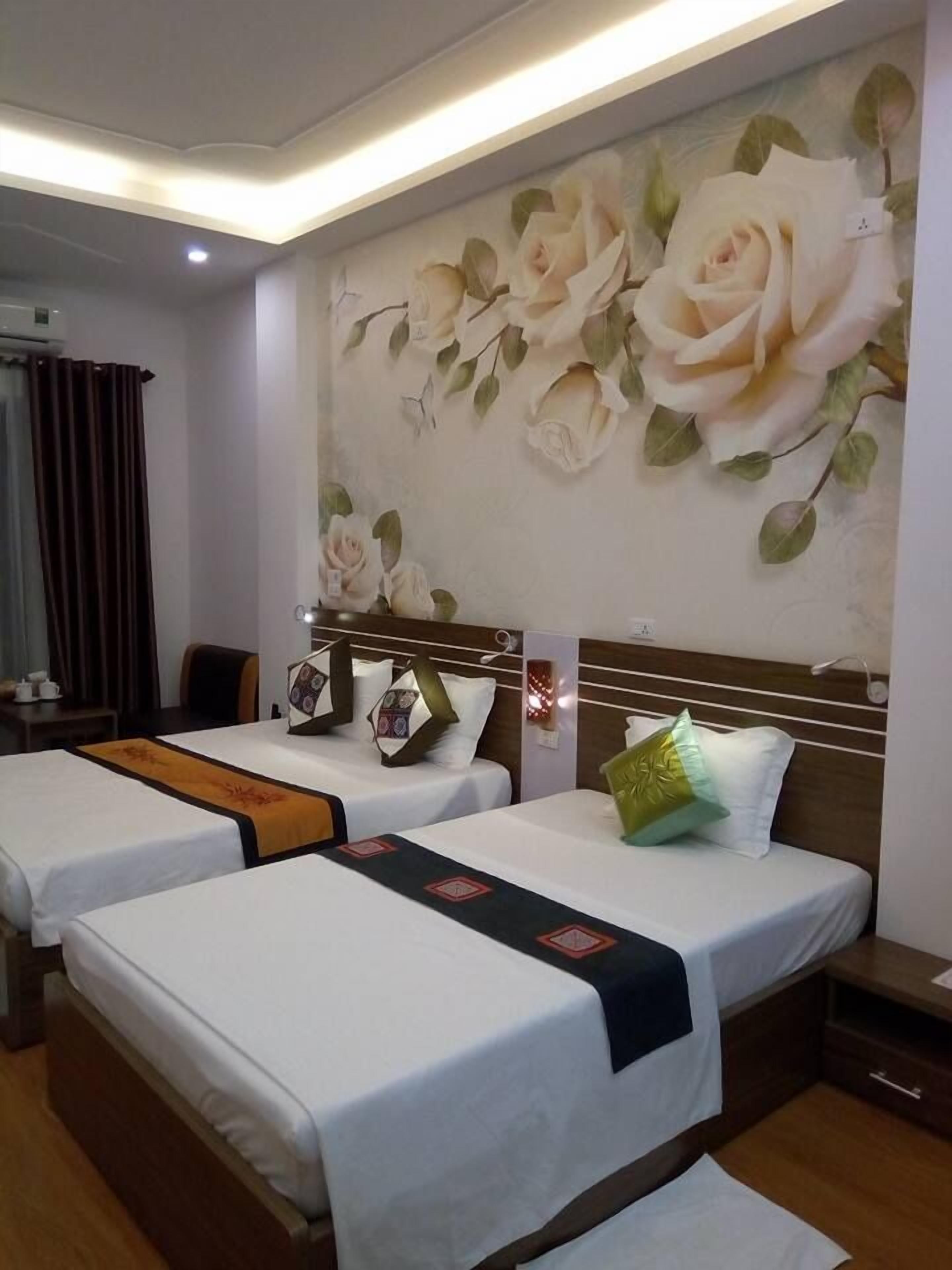 family room, balcony, city view | egyptian cotton sheets, premium bedding, pillow-top beds