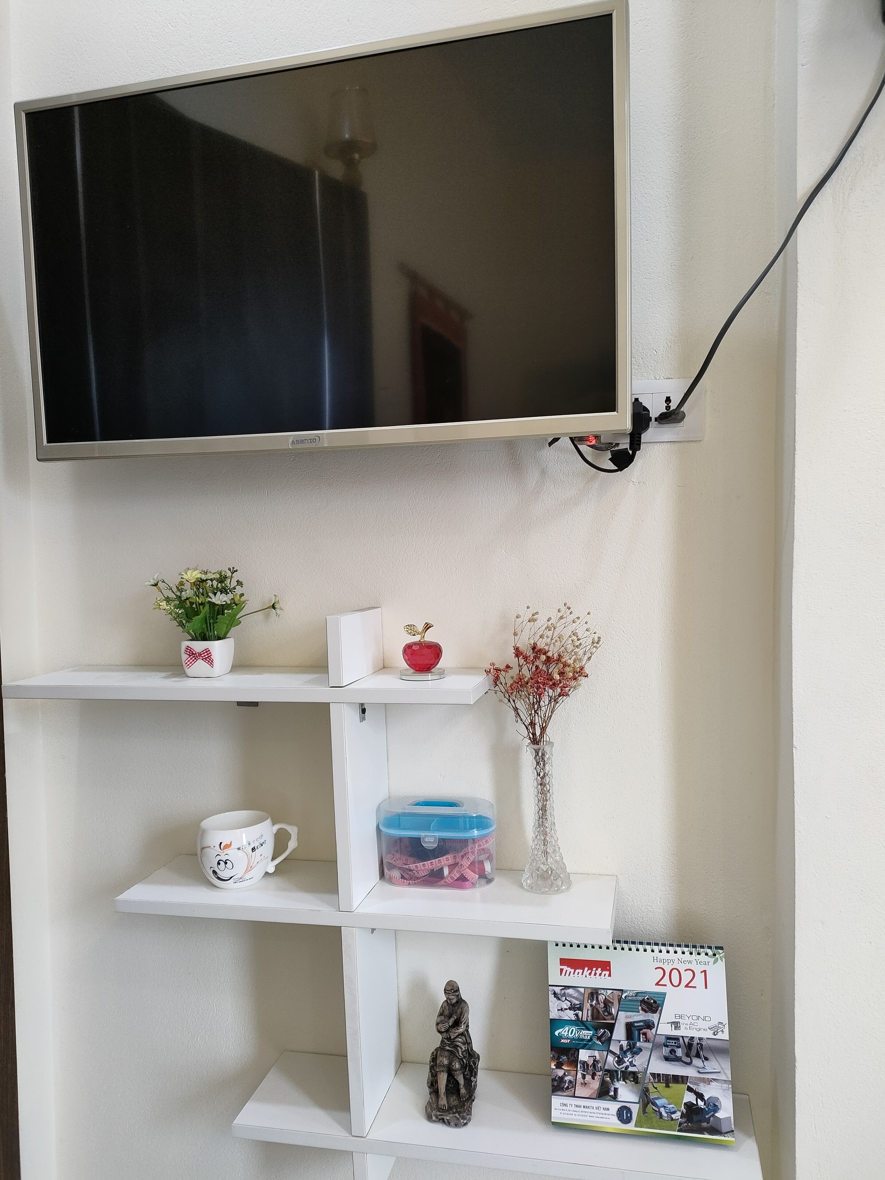 standard double room, 1 queen bed, refrigerator | egyptian cotton sheets, premium bedding, pillow-top beds