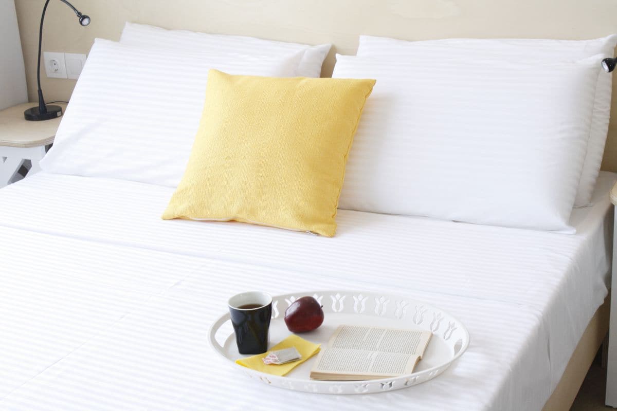 1 bedroom, premium bedding, desk, soundproofing