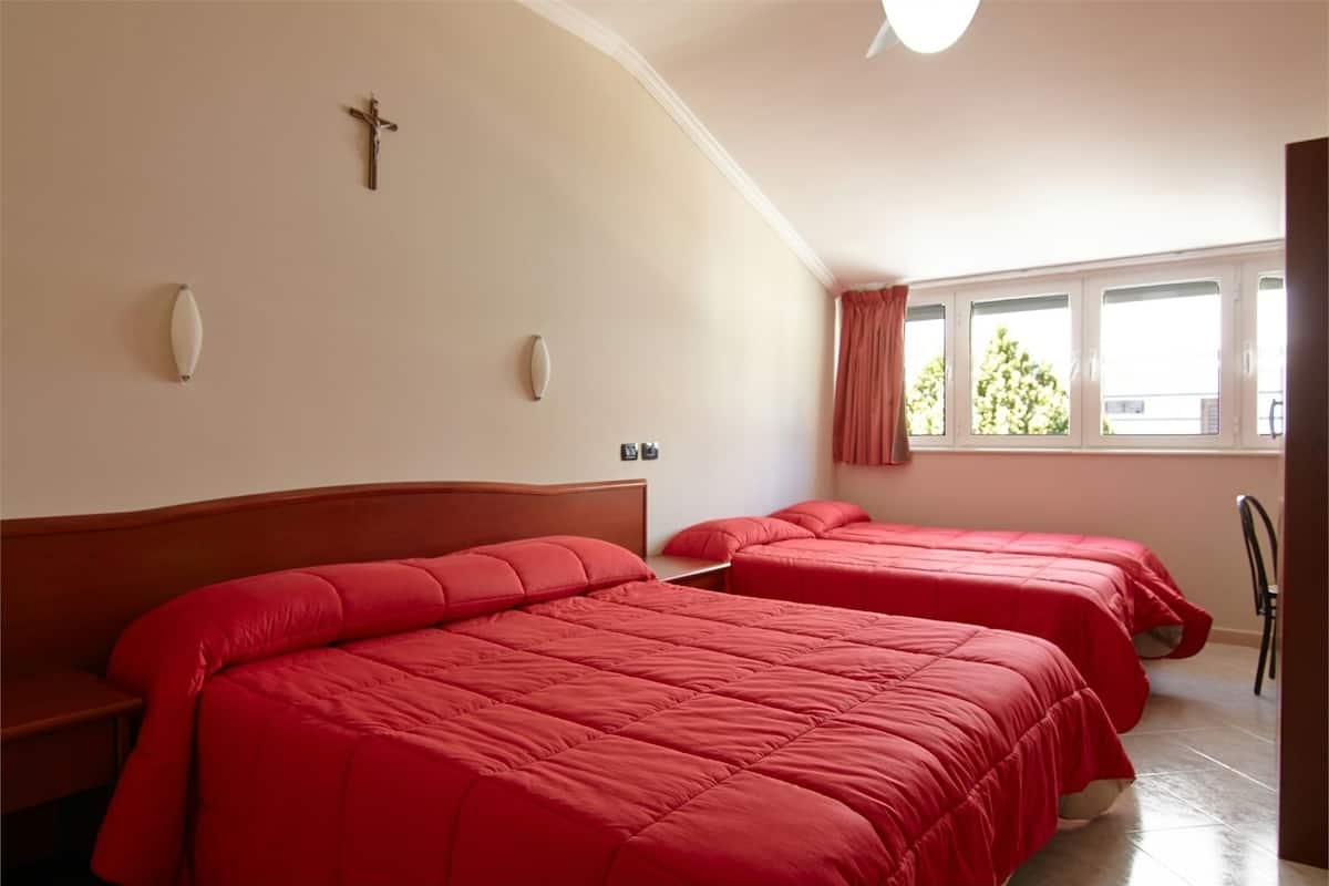 Desk, bed sheets