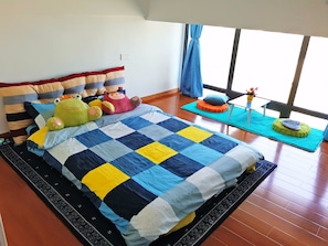 Familien-Suite, 2 Schlafzimmer | Schreibtisch, Verdunkelungsvorhänge, kostenloses WLAN
