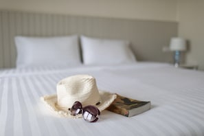 Standard Double Room | Schreibtisch, Verdunkelungsvorhänge, kostenloses WLAN, Bettwäsche