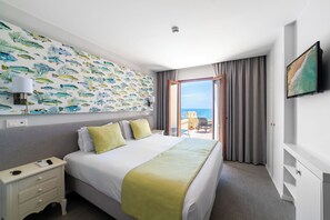 Double or Twin Room, Terrace, Sea View | Minibar, individually decorated, individually furnished, free WiFi