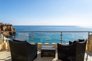 Habitación Deluxe con 1 cama matrimonial o 2 individuales, Terraza, vista al mar | Vista a la playa o el mar
