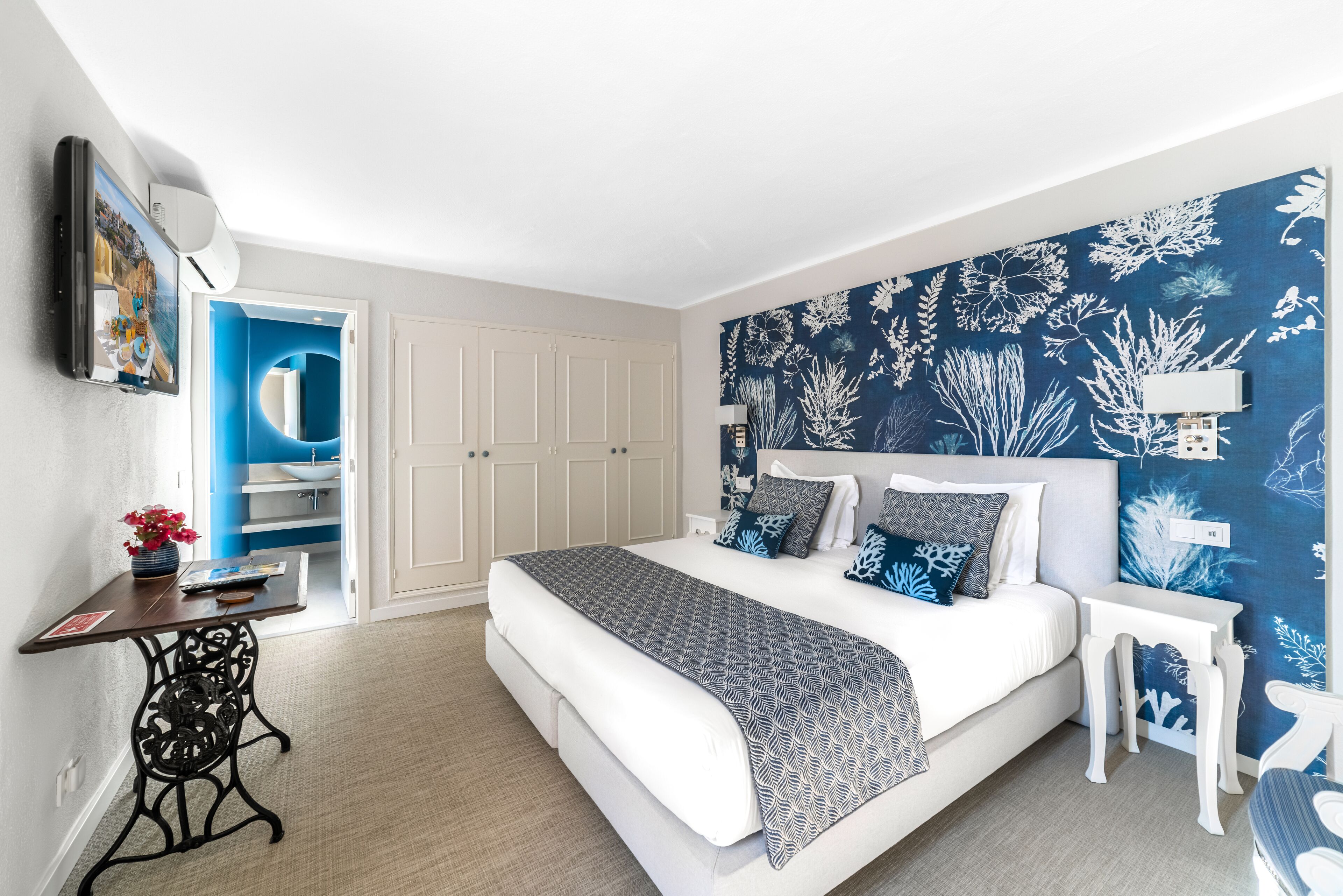 雙人或雙床房, 露台, 海景 | 迷你吧、獨特裝潢、布置獨特、免費無線上網