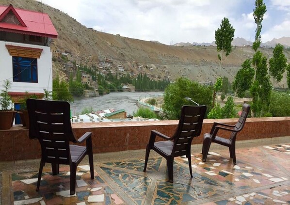 Mountain view - Hotel D'Zojila - Kargil (Kargil)