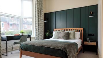 Iron/ironing board, free WiFi, bed sheets