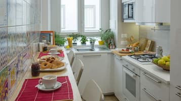 Tägliches inbegriffenes nach Wunsch zubereitetes Frühstück