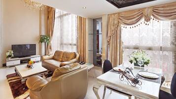 Duplex two bedroom | In-room dining