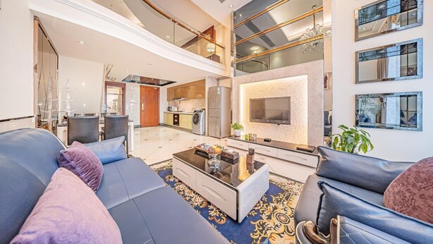 Living area - South & North International Apartment - Kam Rueng Plaza (Guangzhou)