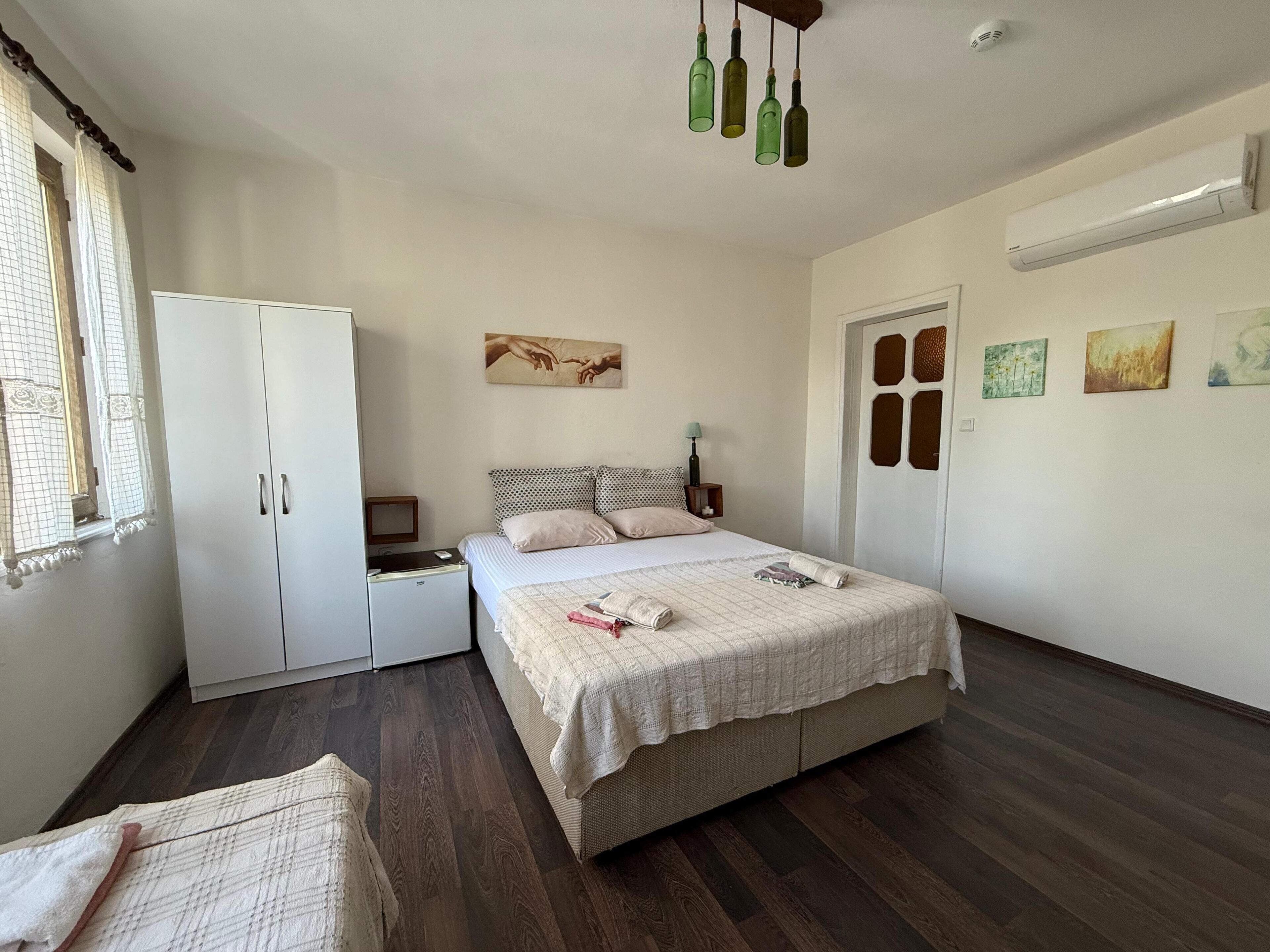 Room 1 | Meja kerja, setrika/meja setrika, Wi-Fi gratis, dan seprai linen