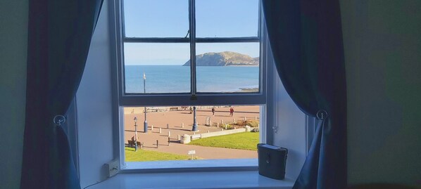 Nr.7 - Double 2nd Floor with Seaview | Vue de la chambre