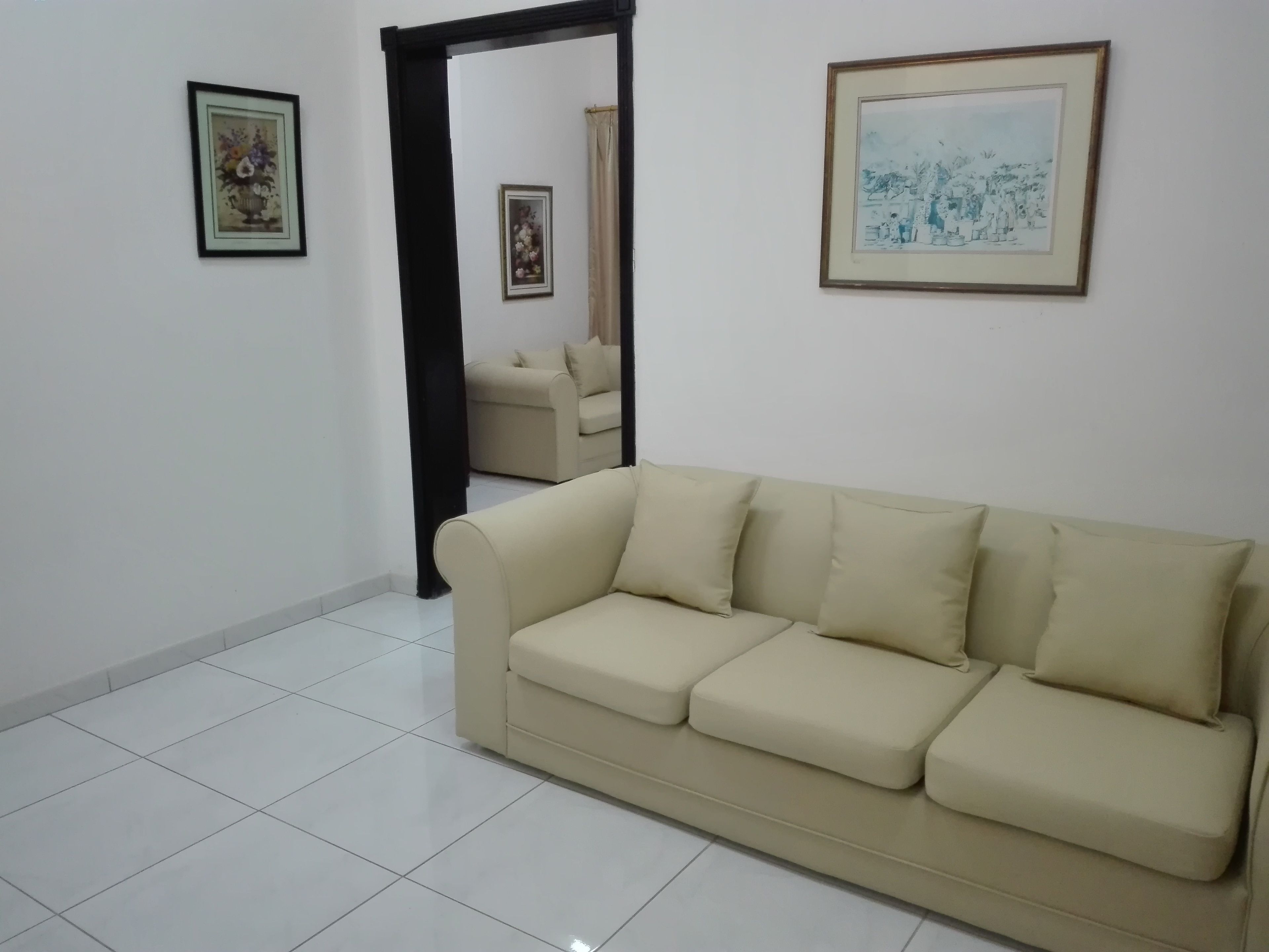 32-inch led tv with satellite channels, tv