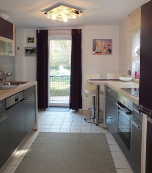 Maison, 2 chambres, non-fumeurs, vue jardin | Cuisine privée | Réfrigérateur, four, plaque de cuisson, lave-vaisselle