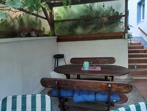 House, 2 Bedrooms, Non Smoking, Garden View | Terrace/patio