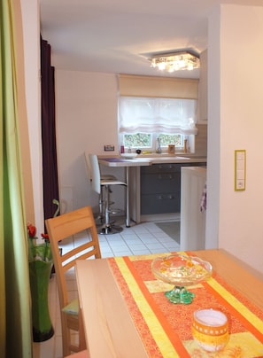 House, 2 Bedrooms, Non Smoking, Garden View | Living area | 81-cm flat-screen TV with cable channels, TV - Ferienhaus Landau (Landau an der Isar)