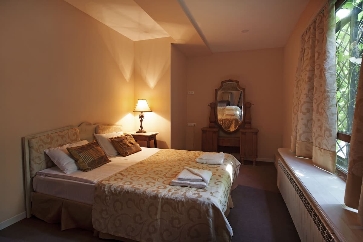 Basic Double Room | Premium bedding, in-room safe, desk, soundproofing