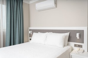 Deluxe Double Room, 1 Double Bed with Sofa bed, Fireplace - Bay Nihat Lale Otel (Ayvalik)