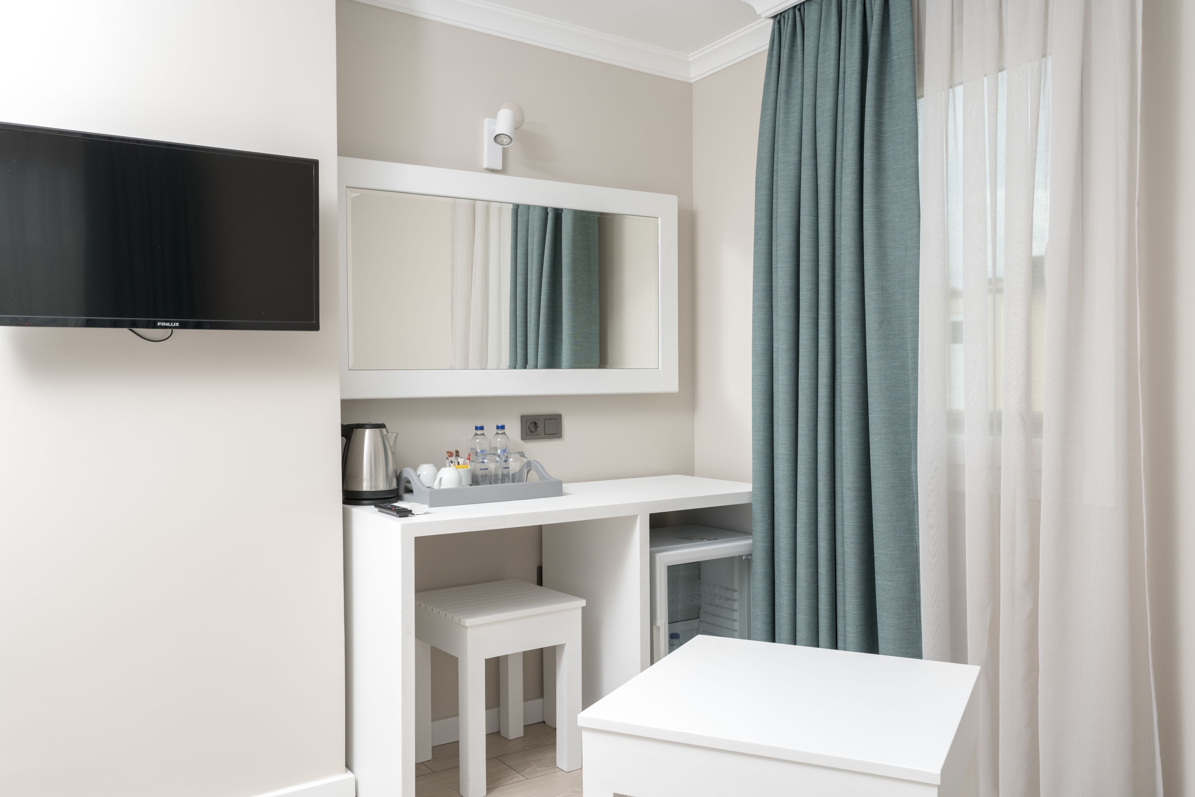 deluxe double room, 1 double bed with sofa bed, fireplace | in-room safe, desk, laptop workspace, free wifi