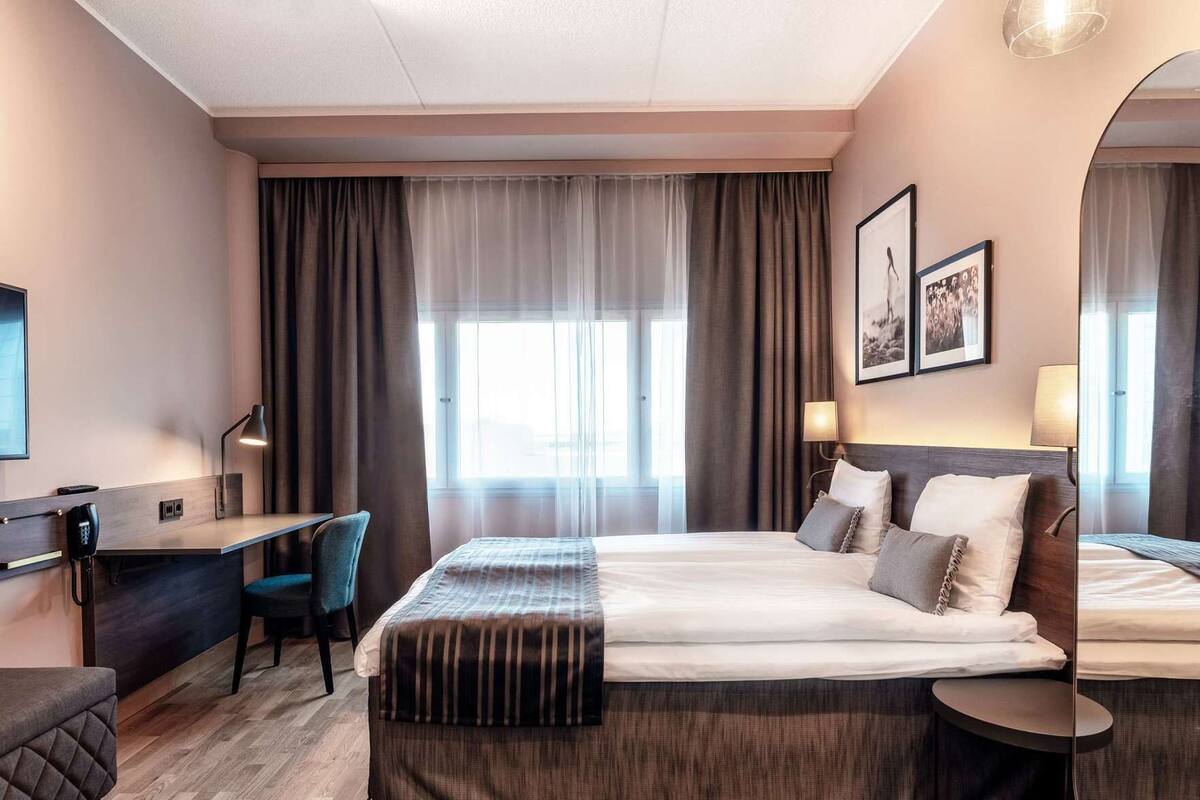 Minibar, in-room safe, desk, soundproofing