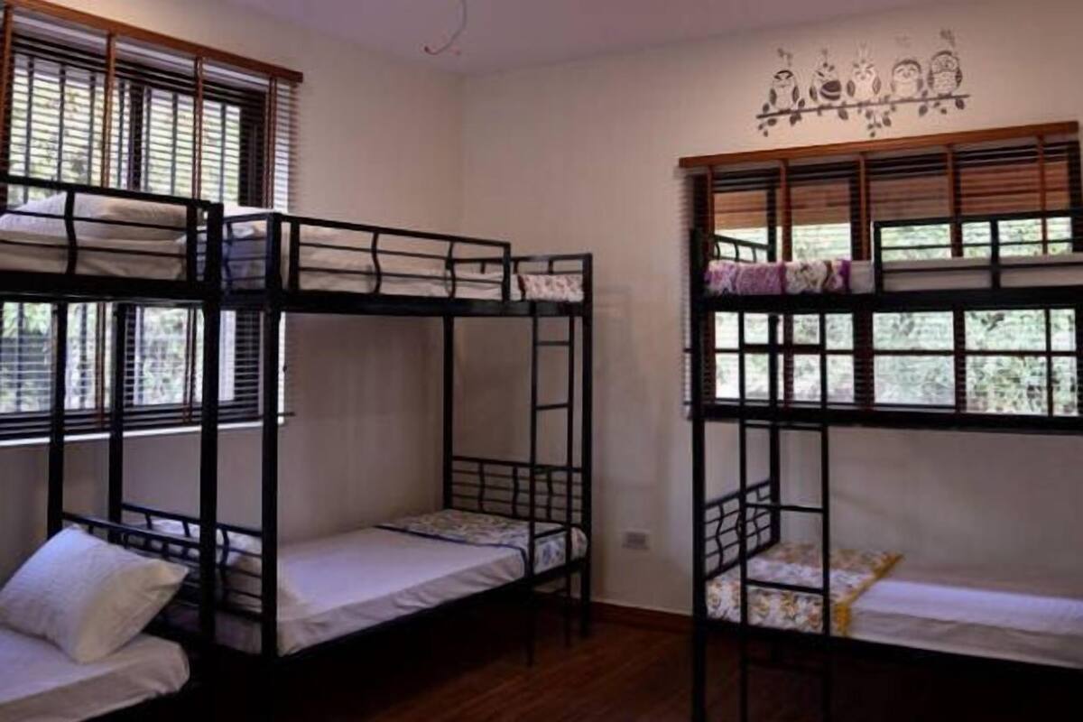 Economy-Zimmer, Mehrere Betten, Nichtraucher | 1 Schlafzimmer, Bettwäsche