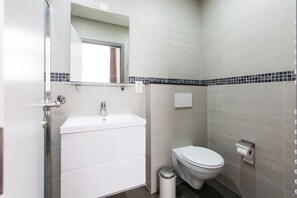 Bathroom - Urban Suites Brussels Schuman (Brussels)