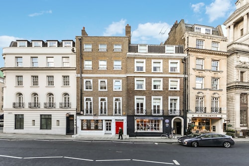 10 Curzon Street Apartments by Mansley