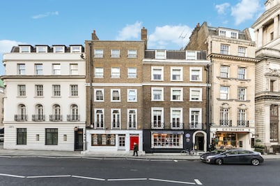 10 Curzon Street Apartments by Mansley