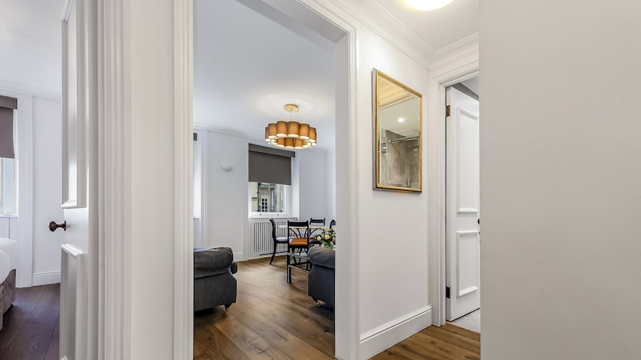 10 Curzon Street Apartments by Mansley