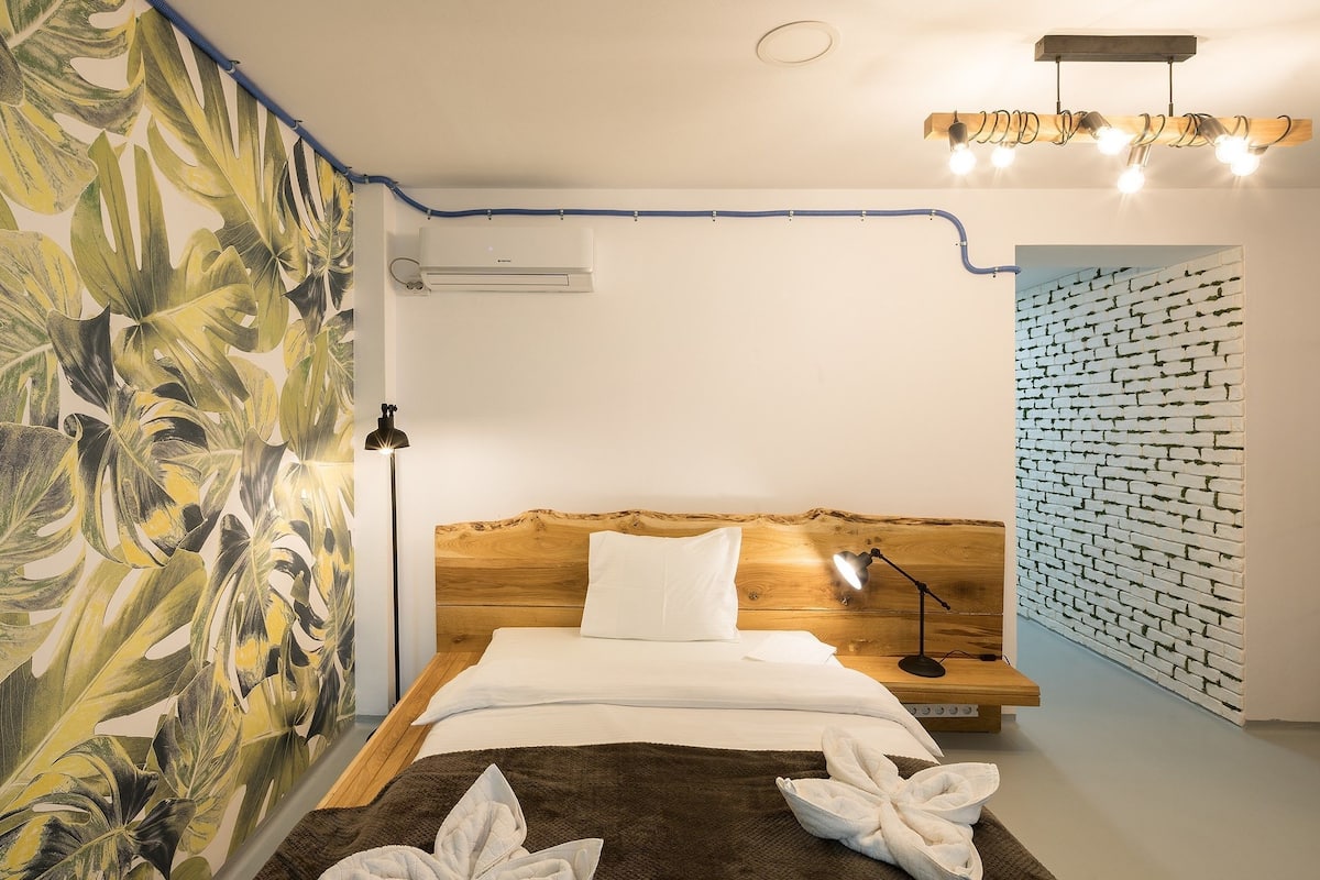 Superior Double Room, Balcony | In-room safe, desk, iron/ironing board, free WiFi