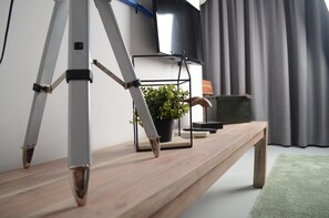 Caja de seguridad en la habitación y escritorio 