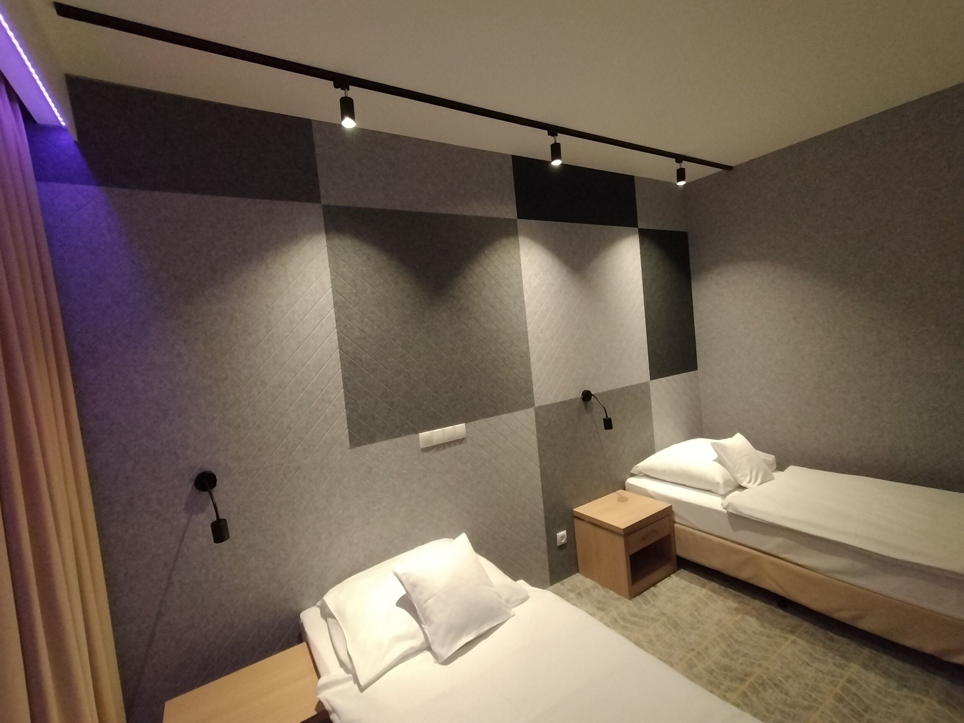 deluxe twin room, 2 single beds | premium bedding, in-room safe, desk, blackout curtains