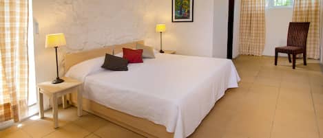 Lodge, 3 Bedrooms, Garden View, Garden Area | In-room safe, free WiFi