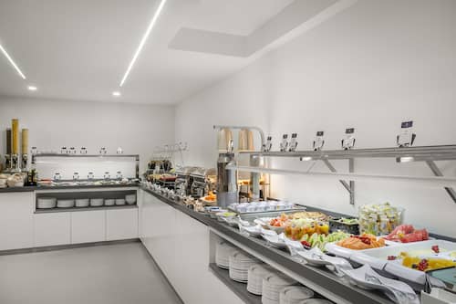 Colazione a buffet a pagamento, servita nei giorni feriali