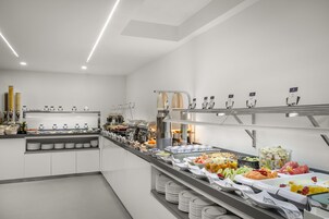 Buffet breakfast on weekdays (EUR 15 per person)