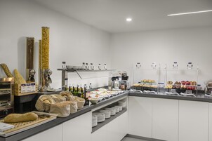 Frühstücksbuffet unter der Woche gegen Gebühr
